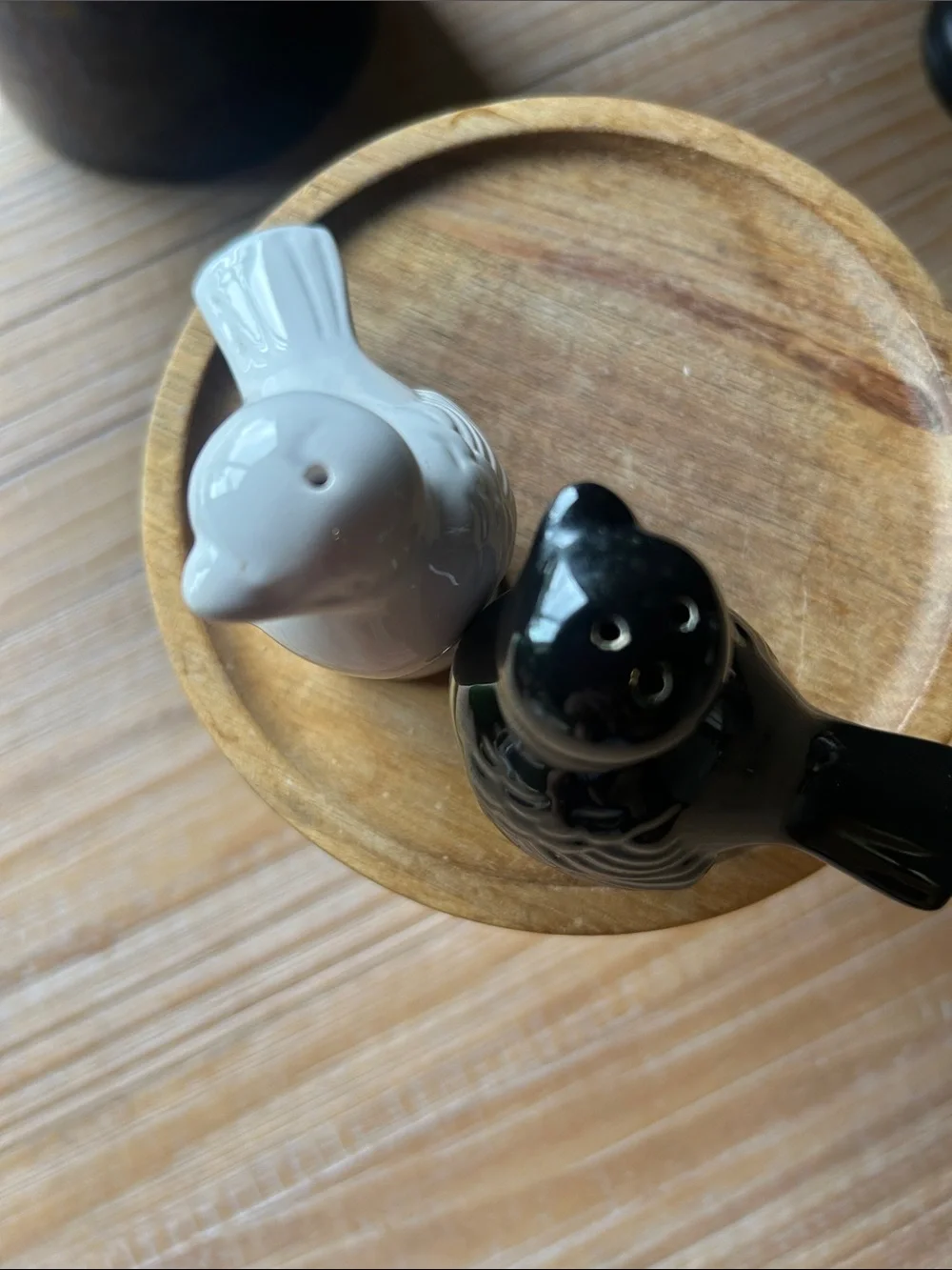 Bird Salt & Pepper Shakers. Black & White.